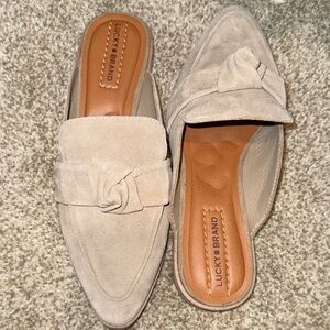 Lucky Brand Women's Cream Suede Mules